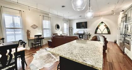 The Square at your doorstep/ mile to the Grove! Luxury condo!!