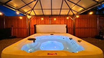 Bain à remous intérieur
