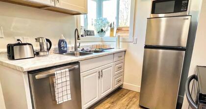 Salt Lake Mountain Escape- Hot Tub, Remodeled, W&D.