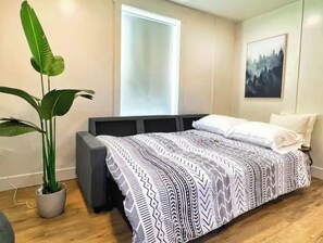 1 habitación, escritorio, tabla de planchar con plancha y wifi gratis 