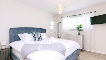 5 Schlafzimmer, Bügeleisen/Bügelbrett, Reisekinderbett, WLAN