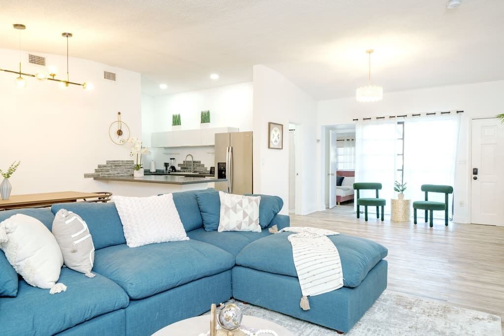 Spacious 6-Bedroom Villa with Pool