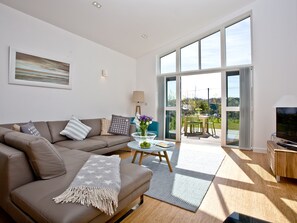 Fireplace - 2 bedroom accommodation in Carbis Bay, near St Ives (Carbis Bay, near St Ives)