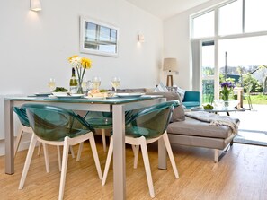 Dining - 2 bedroom accommodation in Carbis Bay, near St Ives (Carbis Bay, near St Ives)