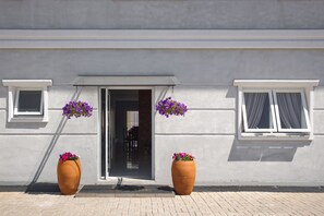 Fachada de la propiedad