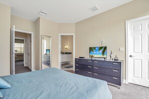 3 slaapkamers, een strijkplank/strijkijzer, wifi, beddengoed