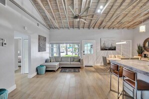 Interior - Oasis Retreat! - 4BR/3BA Private Pool Home! (Fort Lauderdale)