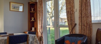 A wonderful chalet set in a great seaside location.