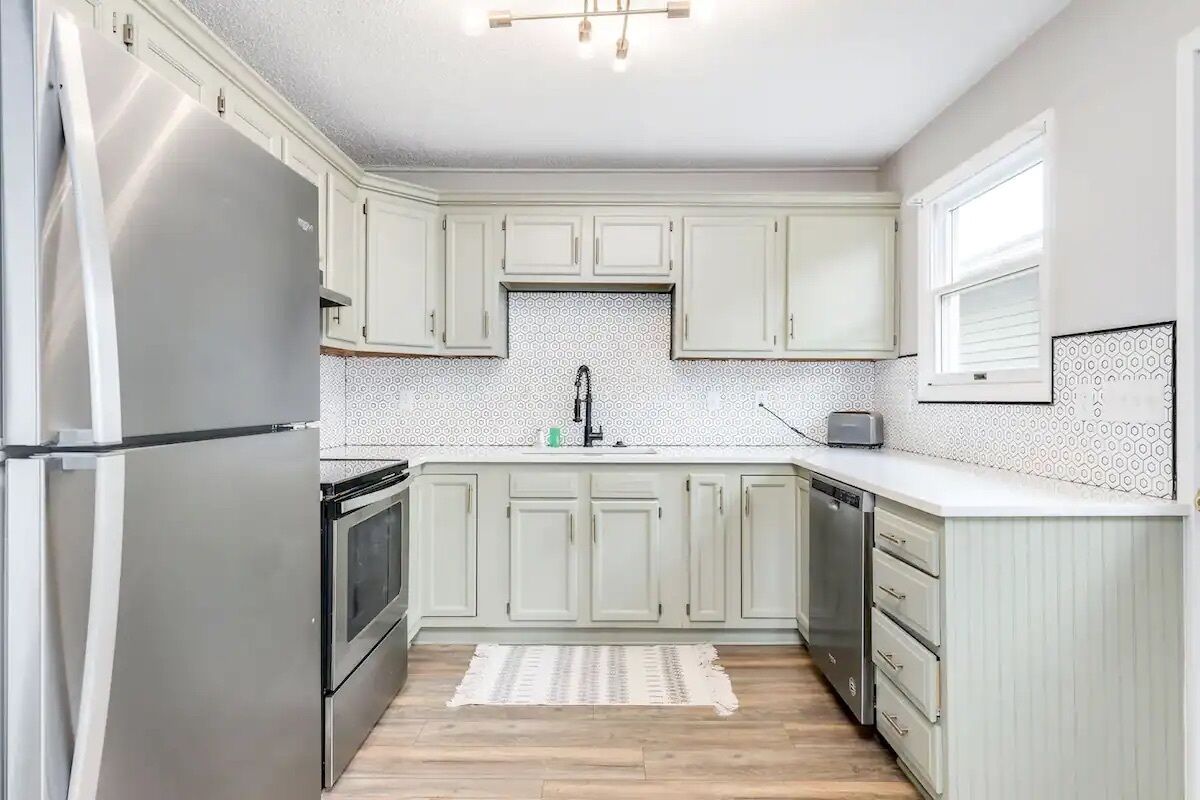 The Blue Door Cottage- pet friendly-near OSU-wifi