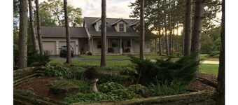 {} Country Retreat with Art Studio {}