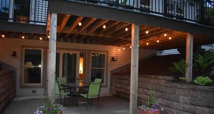 {} Country Retreat with Art Studio {}