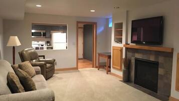 Télévision, cheminée