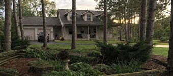 {} Country Retreat with Art Studio {}