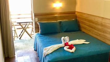 Deluxe-Doppelzimmer | Minibar, individuell dekoriert, Schreibtisch