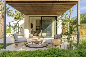 Habitación estándar doble, vistas al jardín | Edredones de plumas, colchones con acolchado adicional, minibar