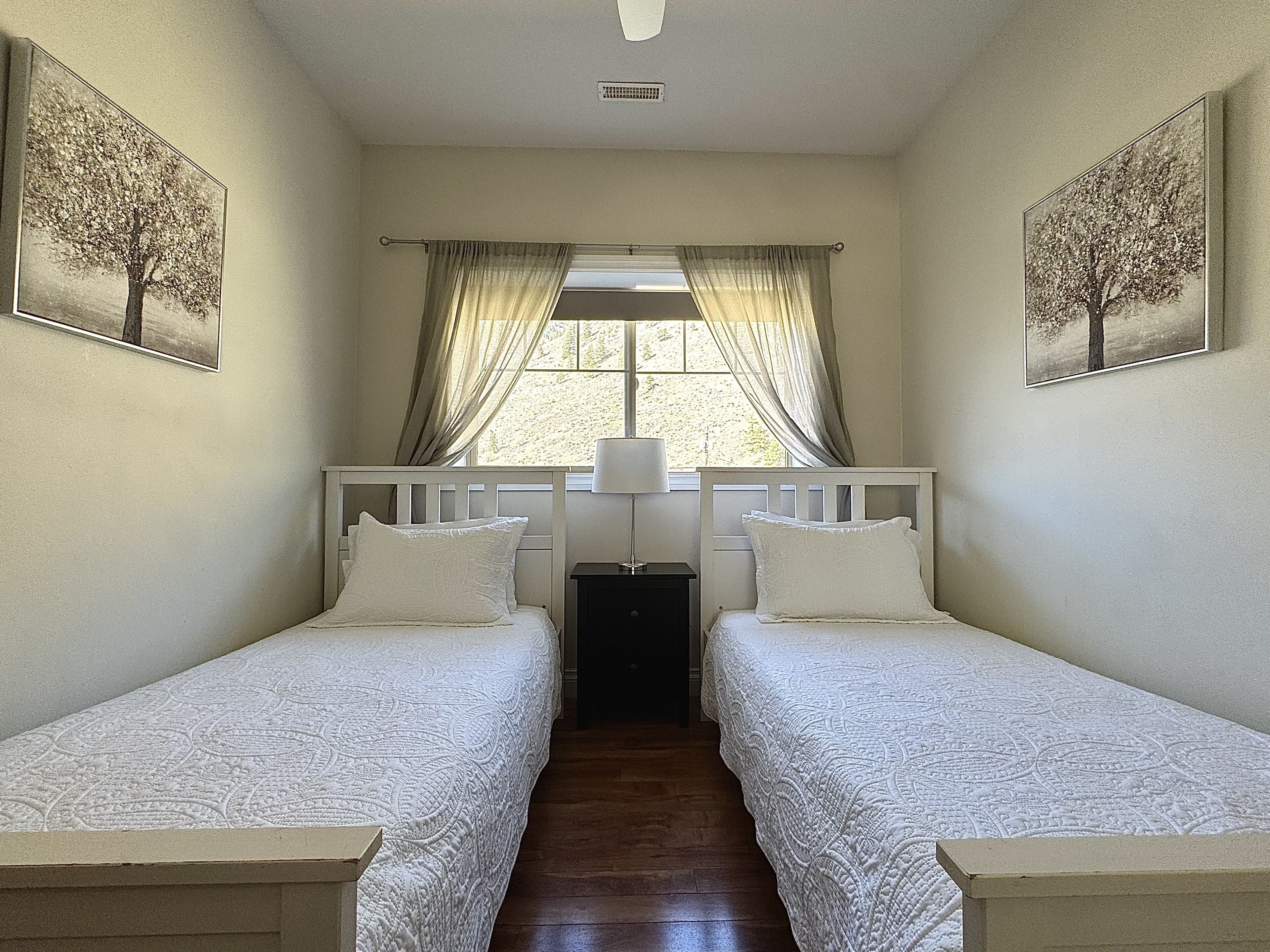 2 Bedroom, 1 Queen Bed, 2 Twin Beds and 1 Queen Sofa Bed) Suite 6 | Rollaway beds, free WiFi, bed sheets