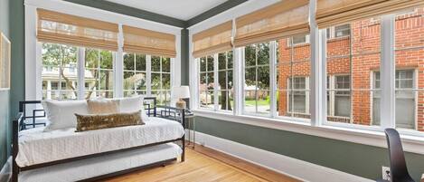 2 habitaciones, escritorio y wifi