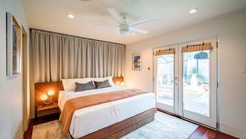 3 bedrooms, desk, iron/ironing board, WiFi