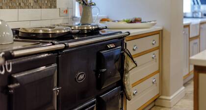 7 bedroom accommodation in Llandegla, near Wrexham