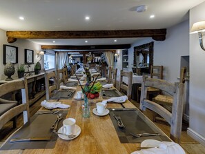 Dining - 7 bedroom accommodation in Llandegla, near Wrexham (Llandegla, near Wrexham)