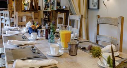 7 bedroom accommodation in Llandegla, near Wrexham
