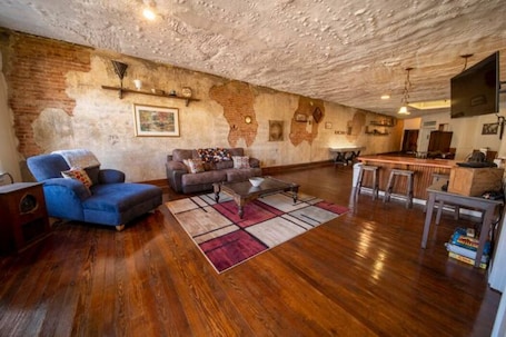 TV, video games. Large Unique 2-Bedroom Gamed Themed Loft