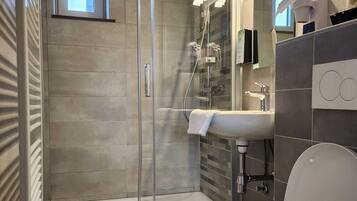Basic Single Room | Bathroom | Hair dryer