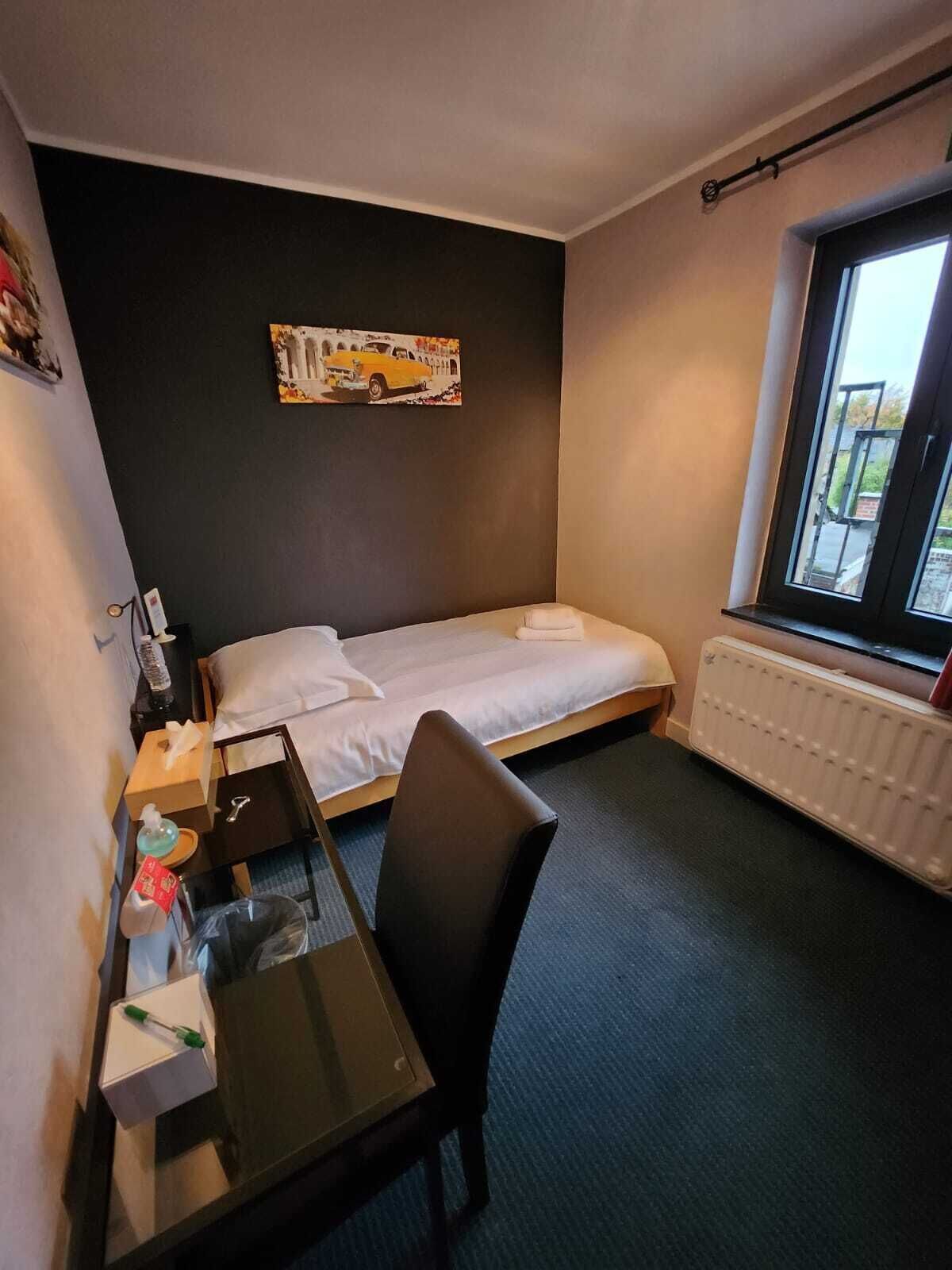 Bureau, Wi-Fi gratuit, draps fournis
