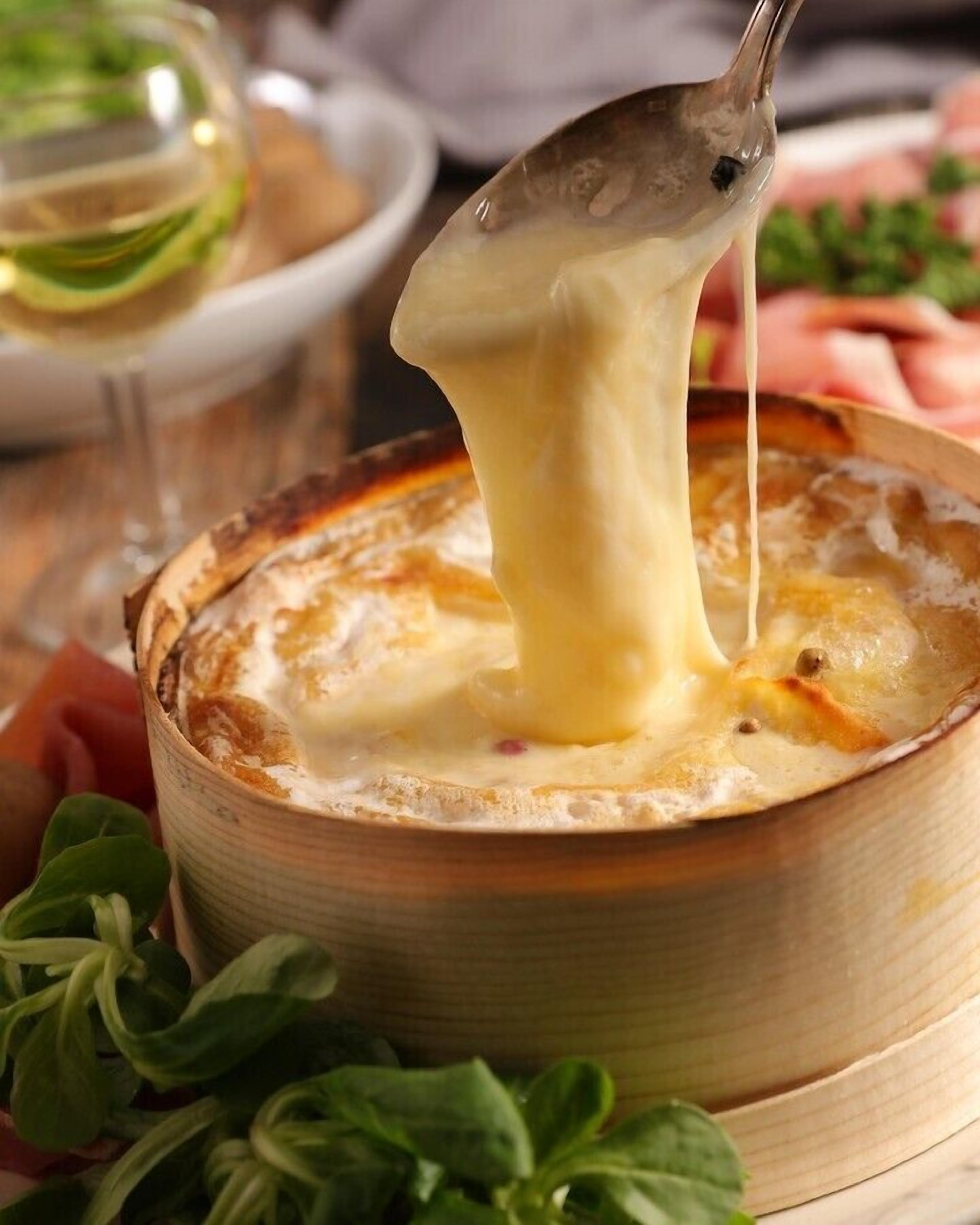 Un plato cremoso servido en un tazón.