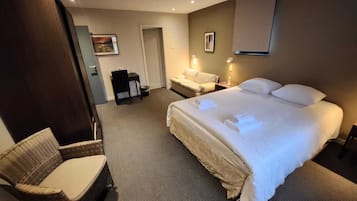 Habitación doble | Escritorio, wifi gratis y ropa de cama