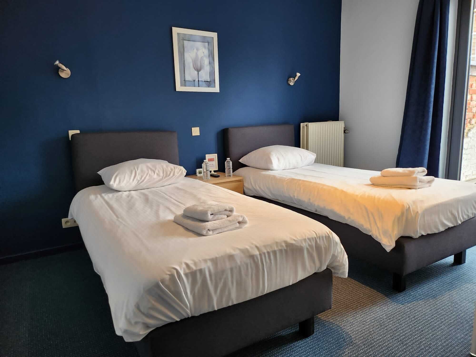 Bureau, Wi-Fi gratuit, draps fournis