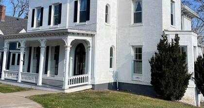The Wheat House on Main (1ST Story Unit)