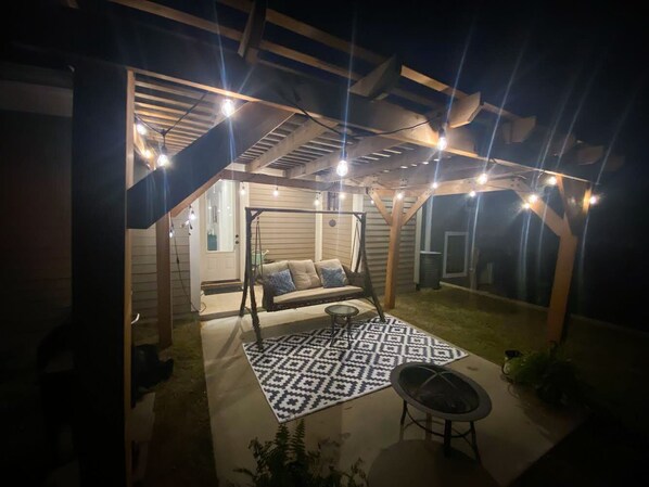 Property grounds - Cozy Modern Townhouse 10 Minutes from the Historic Oxford Square (Oxford)