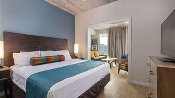 In-room safe, WiFi, bed sheets