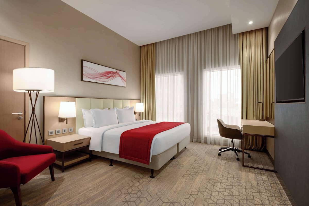 Standard Room, 1 King Bed