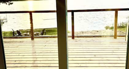 Waterfront Family Cottage with Private Beach and Hot Tub