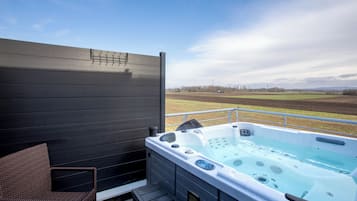 Bañera de hidromasaje exterior