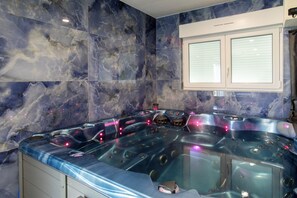 Interior - ESPLANADE L'éclipse spa cinéma, jeux Colmar (MUNTZENHEIM)