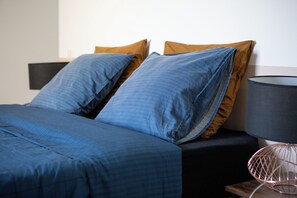 4 slaapkamers, een strijkplank/strijkijzer, gratis wifi, beddengoed