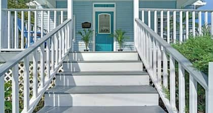 Neptune Bungalow a short ride to the beach