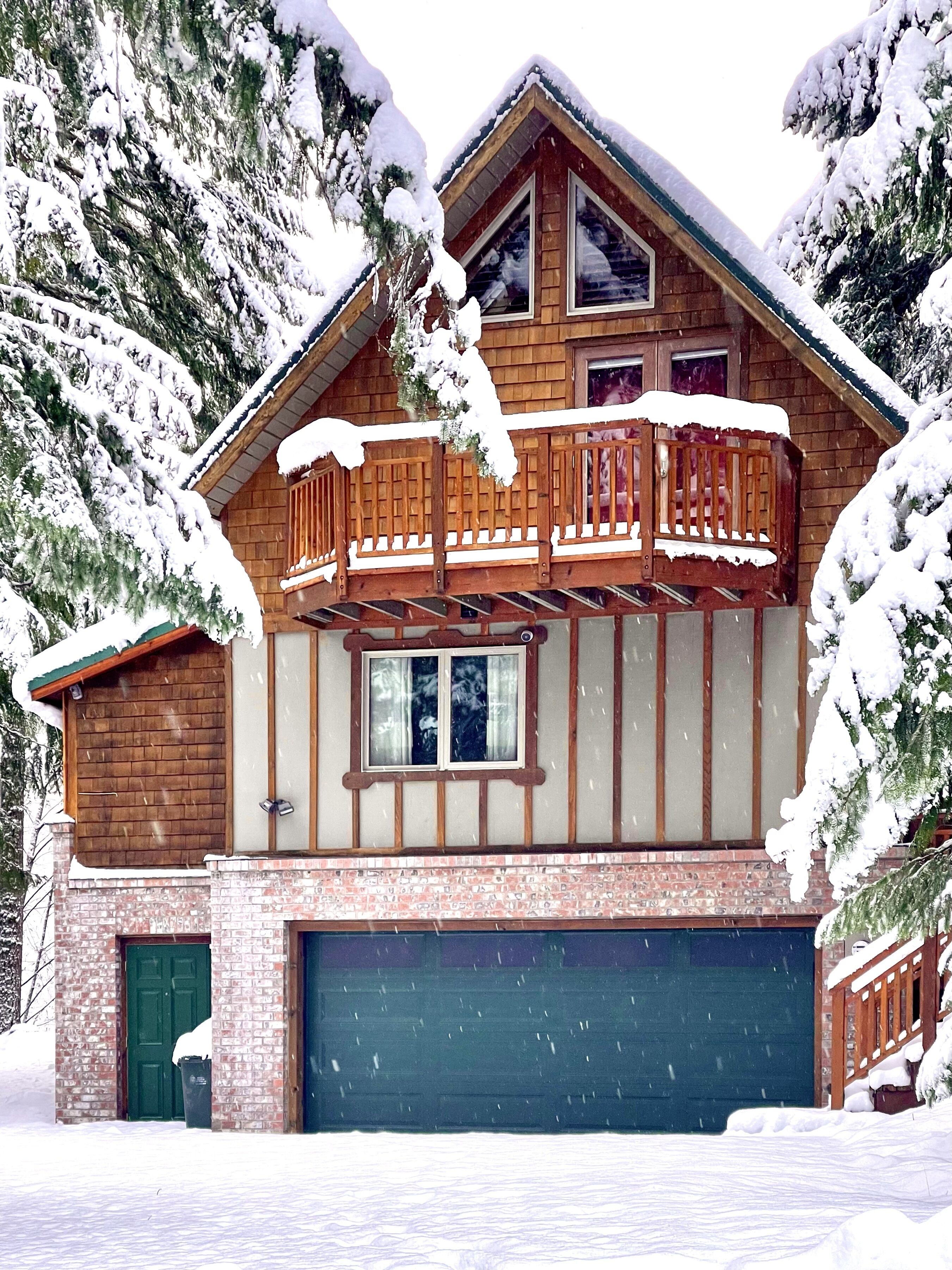 Welcome to River-Walk Cabin! It's great here in the winter too!