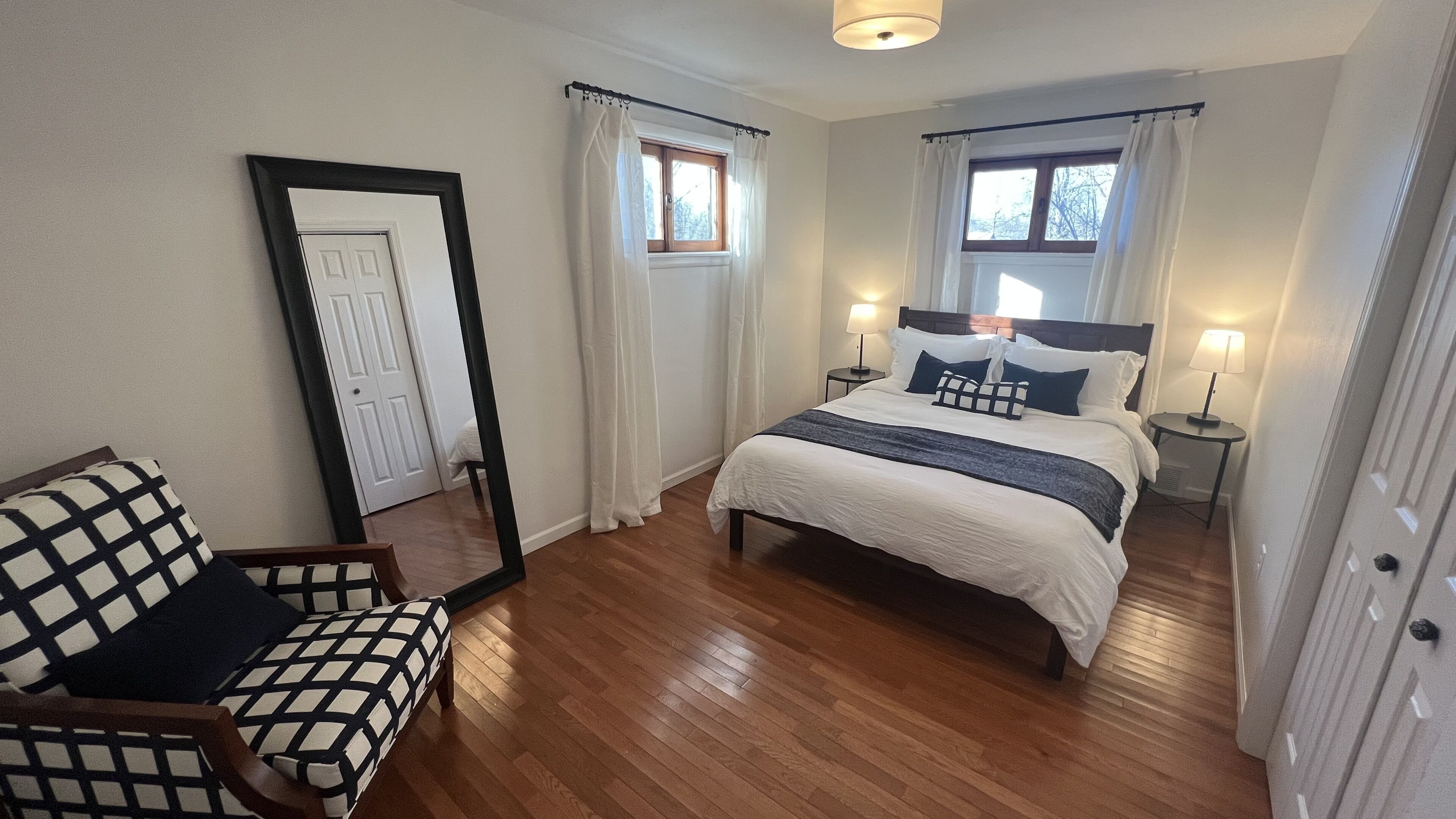 3 chambres, fer et planche à repasser, lit parapluie, Wi-Fi gratuit