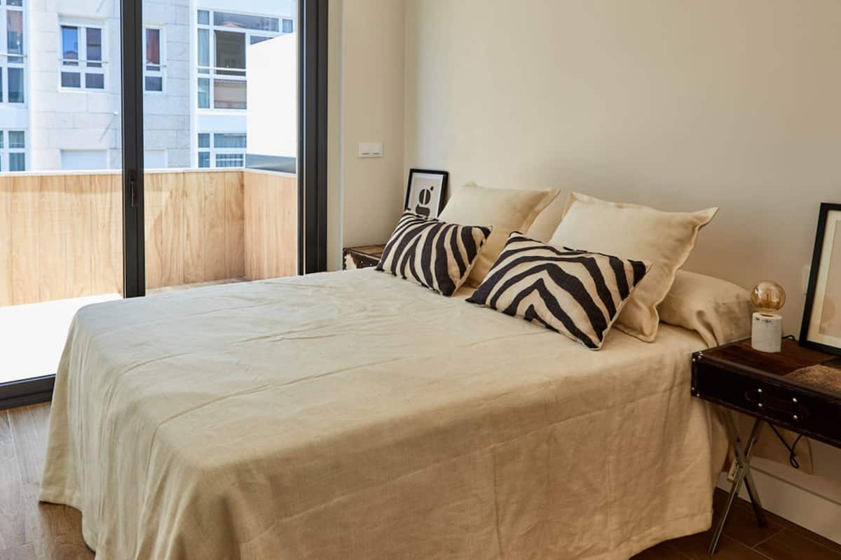 Luxury Apartment, 2 Bedrooms, 2 Bathrooms | 2 bedrooms, Egyptian cotton sheets, premium bedding, down comforters