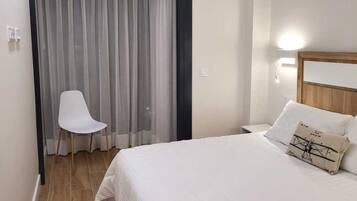 2 bedrooms, Egyptian cotton sheets, premium bedding, down duvets