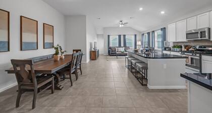 Home away from home. Cozy retreat in East Houston.