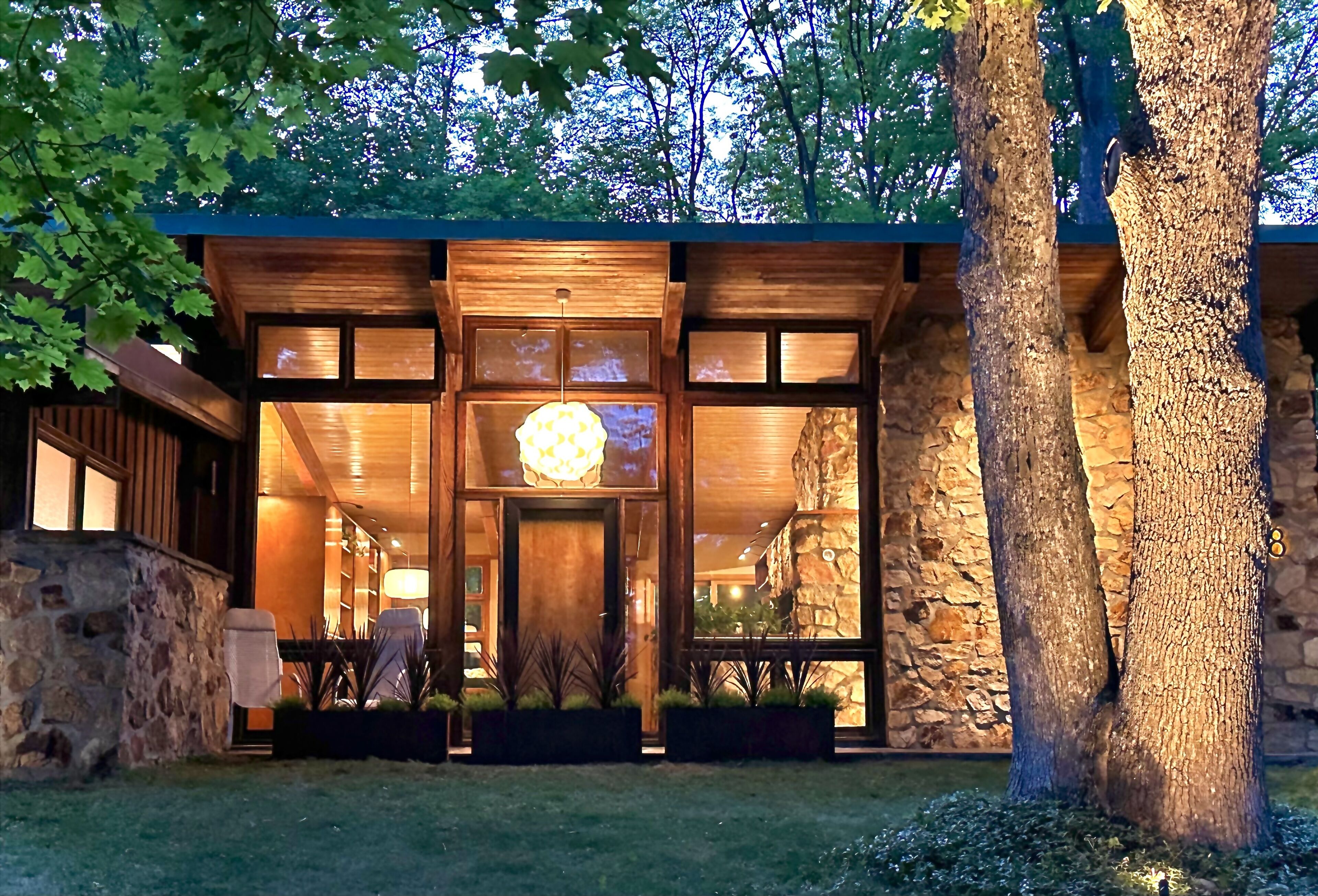 Hudson Valley Mid Century Monroe Bungalow -1 hr from NYC - Gourmet Kitchen