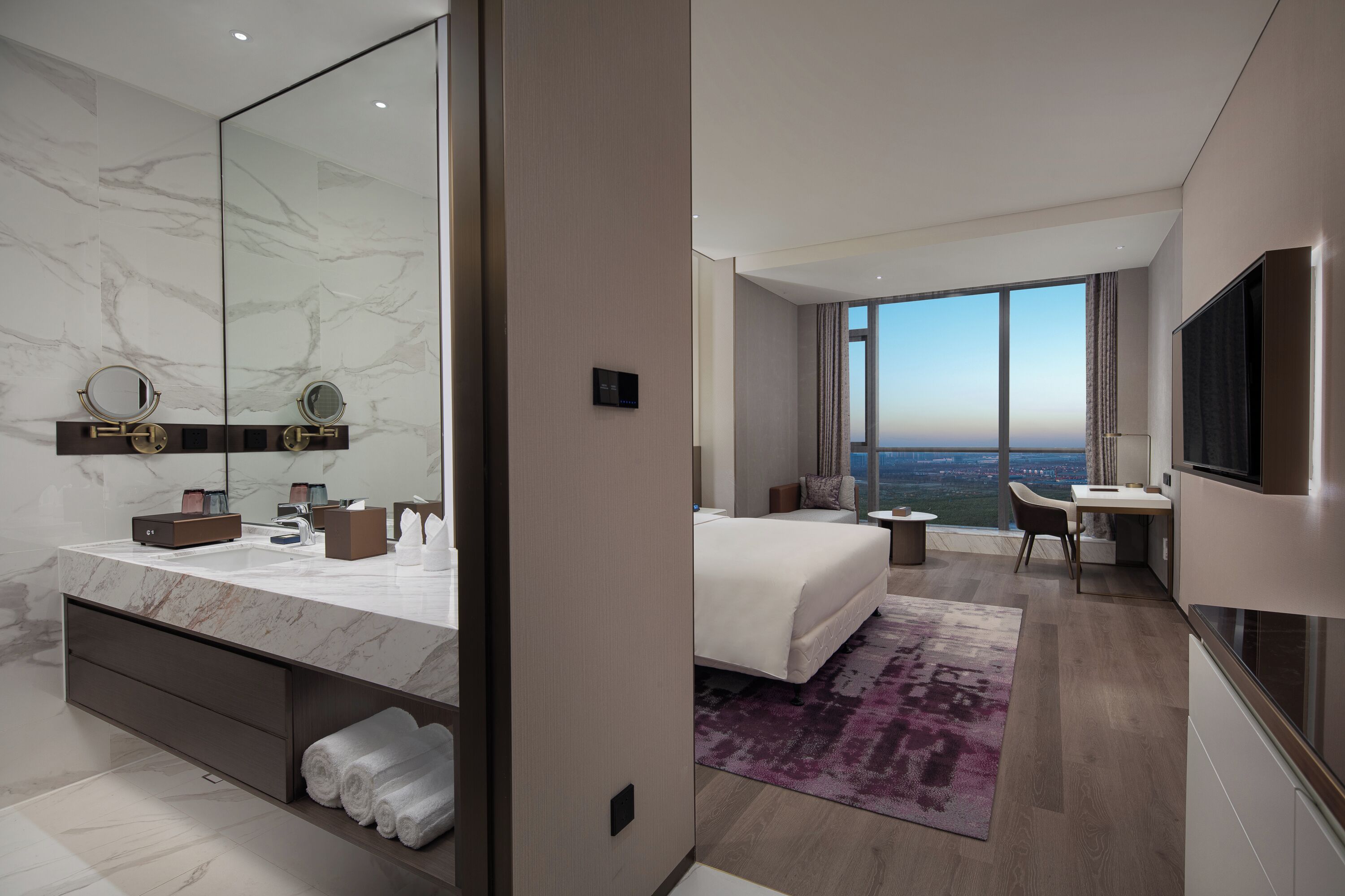 Down comforters, in-room safe, individually decorated, desk