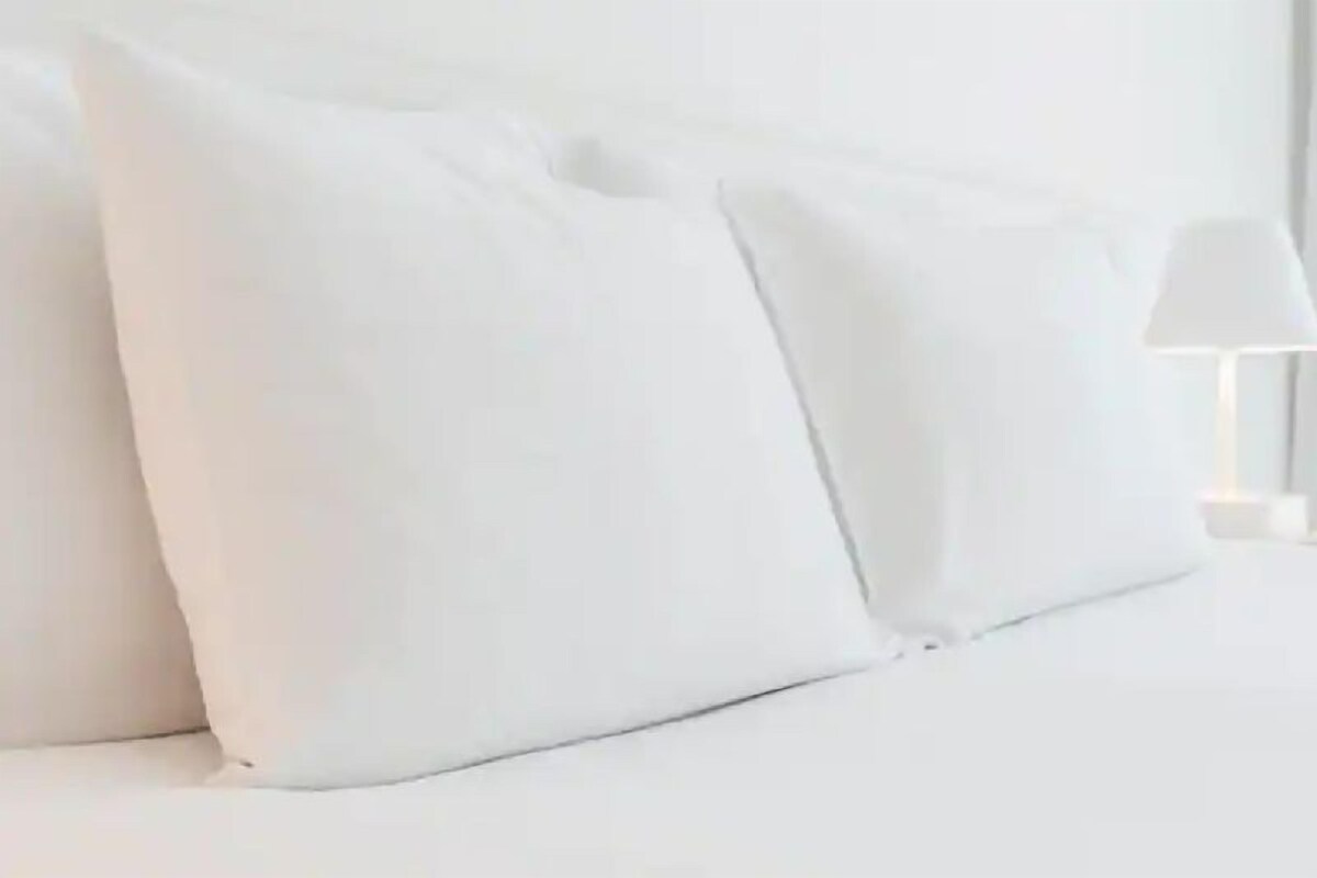 Down duvets, in-room safe, desk, laptop workspace