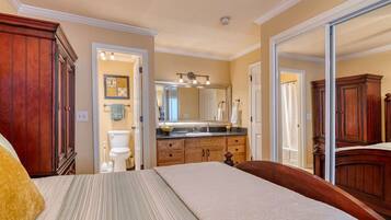 2 bedrooms, desk, iron/ironing board, free WiFi