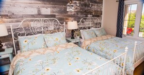 Superior House | 4 bedrooms, individually decorated, individually furnished